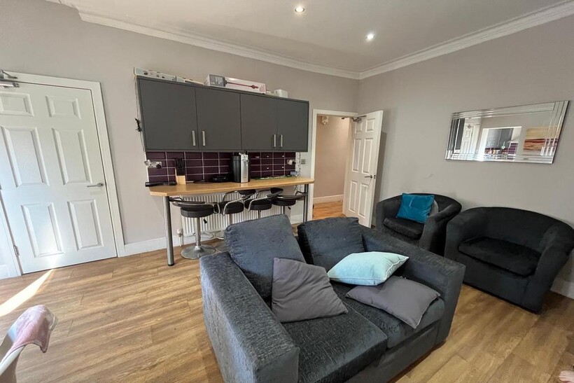 Leeds LS13 1 bed in a house share to rent - £500 pcm (£115 pw)