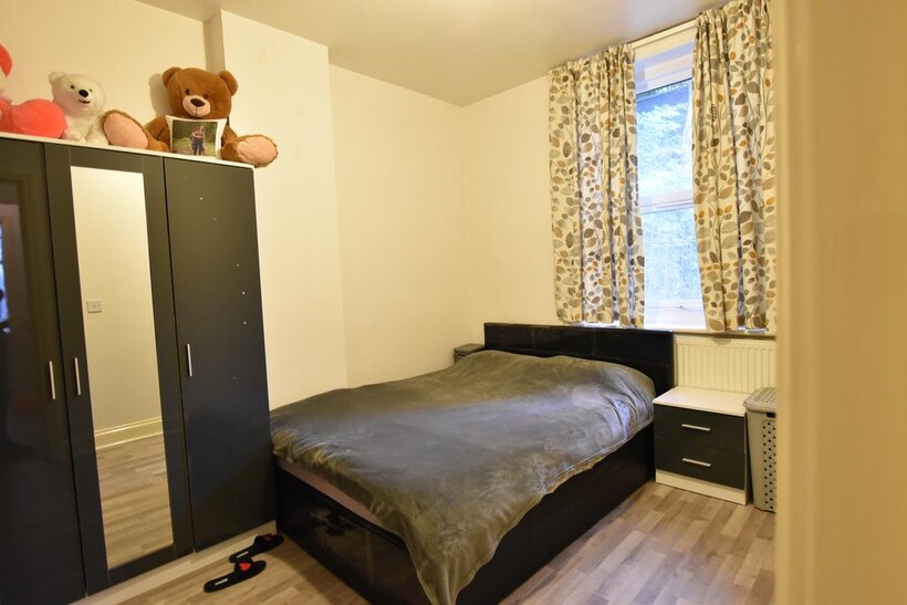 Hart Hill Drive, Luton LU2 1 bed flat to rent - £1,000 pcm (£231 pw)