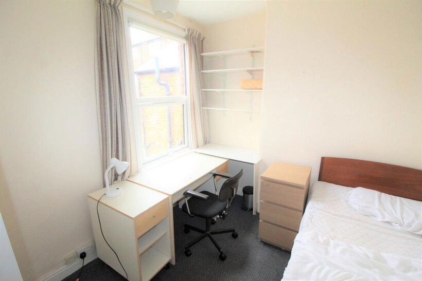 Lower Road, Beeston, Nottingham, NG9 2GT 1 bed property to rent - £310 pcm (£72 pw)