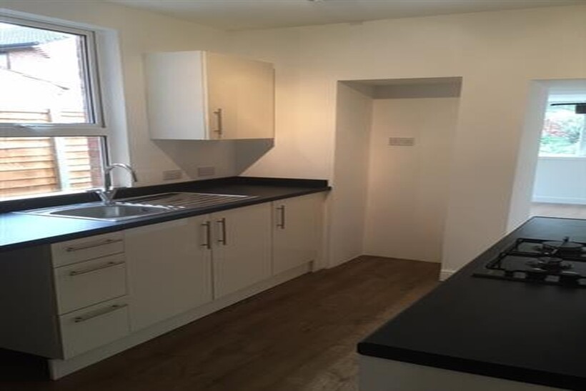 Abbey Road, Northampton NN4 1 bed in a house share to rent - £495 pcm (£114 pw)