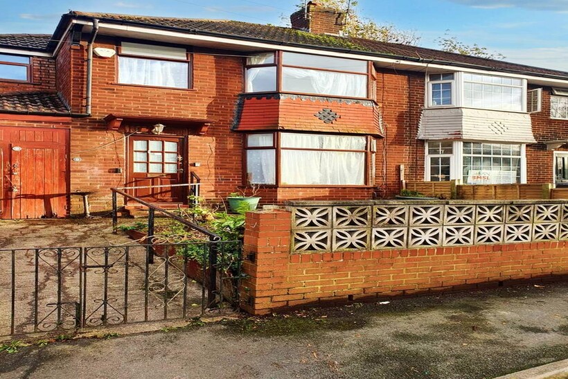 Risley Avenue, Manchester M9 1 bed in a house share to rent - £600 pcm (£138 pw)