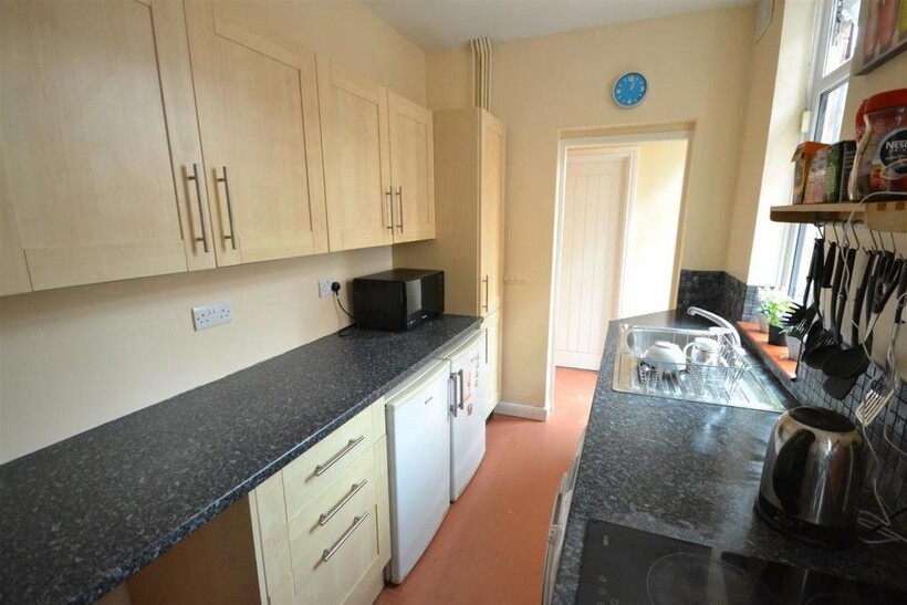 Bulwer Road, Leicester 4 bed terraced house to rent - £368 pcm (£85 pw)