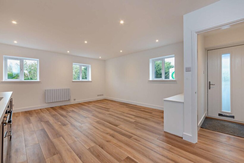 Thame Road, Oxford OX44 2 bed apartment to rent - £1,050 pcm (£242 pw)