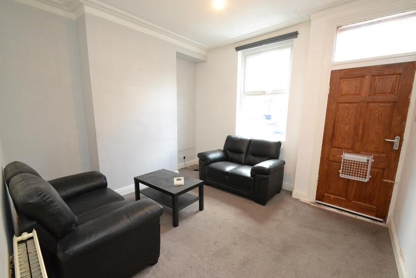 Crosby View, Holbeck, Leeds, LS11 1 bed in a house share to rent - £450 pcm (£104 pw)