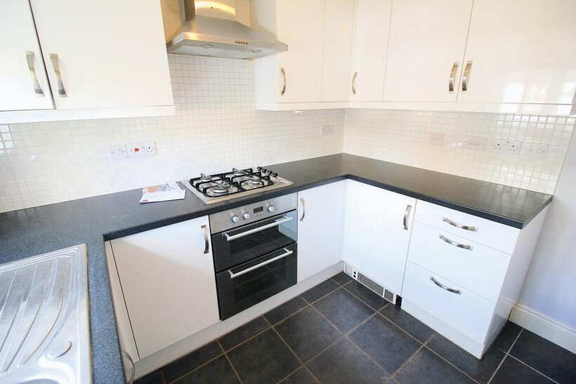 Vanguard Chase, Norwich NR5 2 bed semi-detached house to rent - £1,050 pcm (£242 pw)