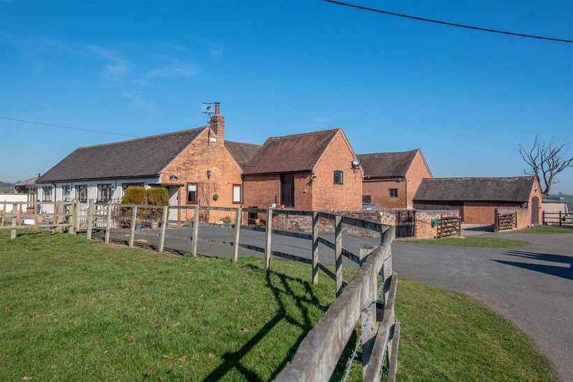 Lower Ingon Farm, Stratford-Upon-Avon CV37 2 bed detached bungalow to rent - £975 pcm (£225 pw)