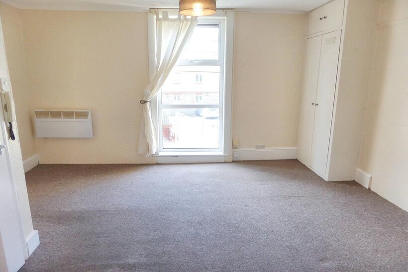 Croham Road, South Croydon CR2 1 bed in a house share to rent - £700 pcm (£162 pw)