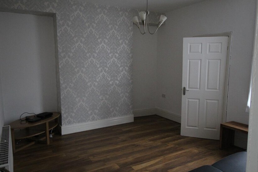 Warwick Terrace West, Sunderland SR3 1 bed cottage to rent - £500 pcm (£115 pw)