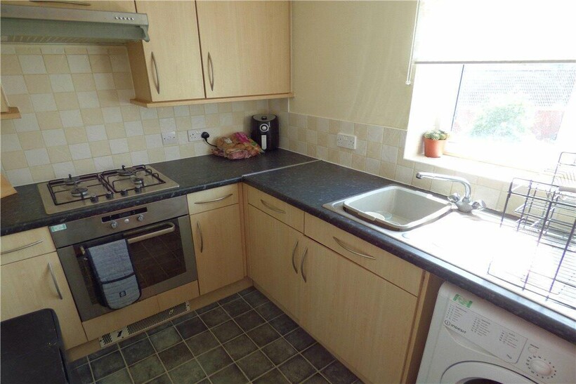 Fallow Crescent, Hedge End, SO30 2 bed apartment to rent - £1,000 pcm (£231 pw)