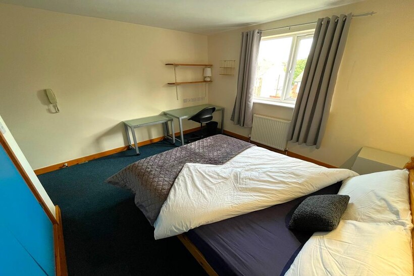 Russell Road, Nottingham NG7 1 bed in a house share to rent - £500 pcm (£115 pw)