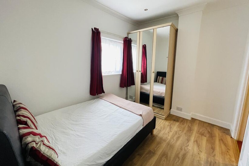 Rosslyn Crescent, Harrow HA1 House share to rent - £650 pcm (£150 pw)