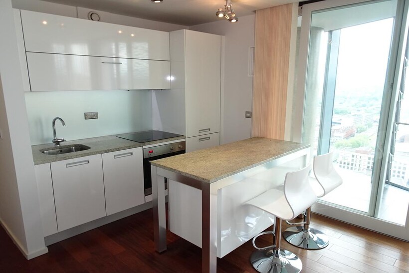 10 Holloway Circus Queensway, Birmingham B1 2 bed apartment to rent - £1,400 pcm (£323 pw)