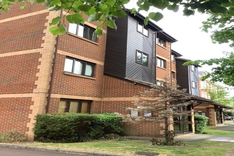 Southey Road, London SW19 2 bed flat to rent - £1,700 pcm (£392 pw)