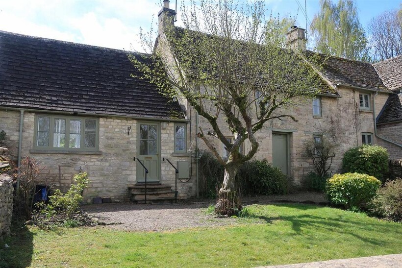 Minnow Lane, Little Barrington 2 bed cottage to rent - £1,050 pcm (£242 pw)