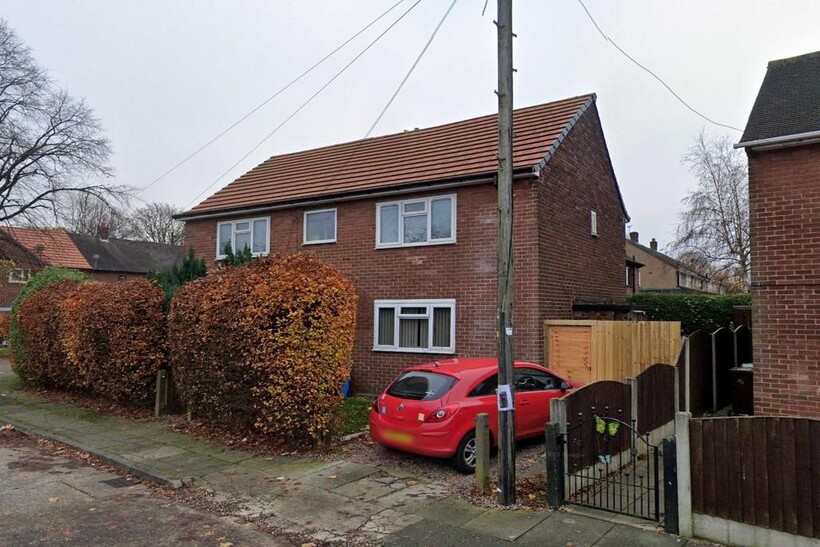 Southwick Road, Northern Moor... 2 bed maisonette to rent - £1,000 pcm (£231 pw)