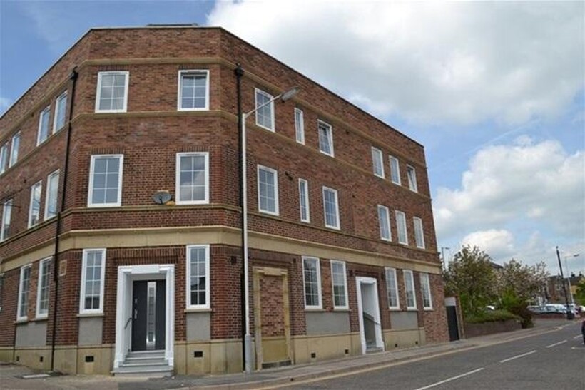 52 Duke Street, Luton 1 bed flat to rent - £1,000 pcm (£231 pw)