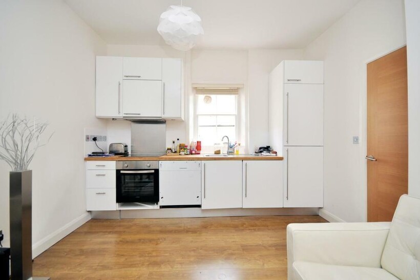 Buckland Crescent, London NW3 1 bed flat to rent - £1,798 pcm (£415 pw)