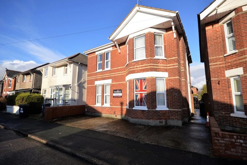 Highfield Road, Ensbury Park 1 bed detached house to rent - £500 pcm (£115 pw)