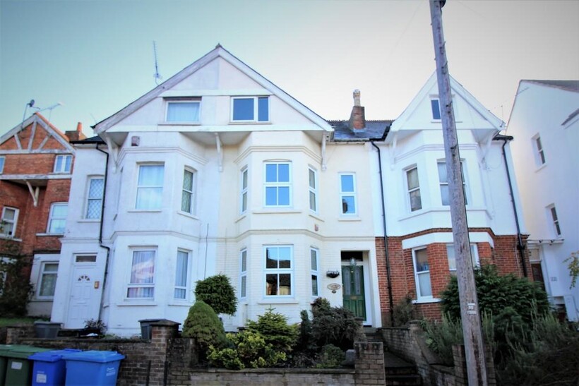 York Road, Hampshire GU11 1 bed in a house share to rent - £550 pcm (£127 pw)