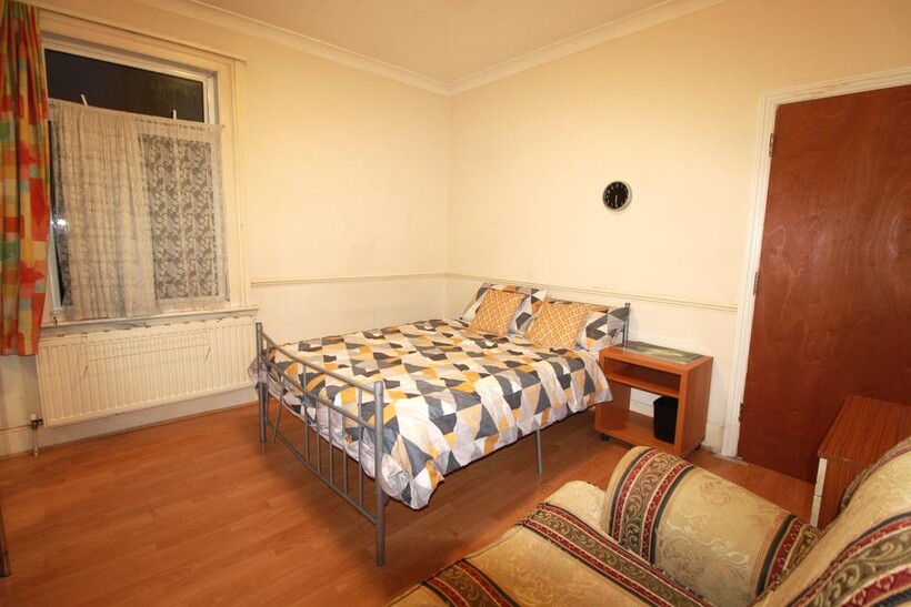 Rosslyn Crescent, Harrow HA1 House share to rent - £695 pcm (£160 pw)