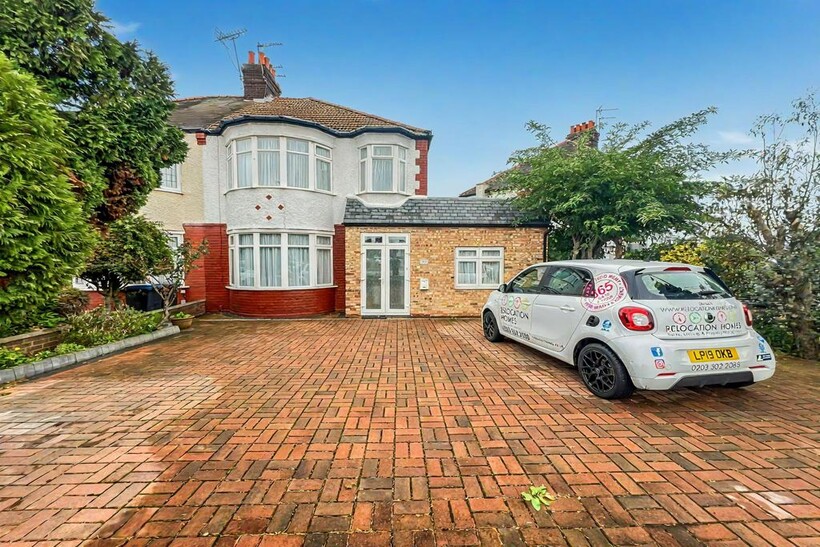 Church Street, Edmonton 4 bed semi-detached house to rent - £2,950 pcm (£681 pw)