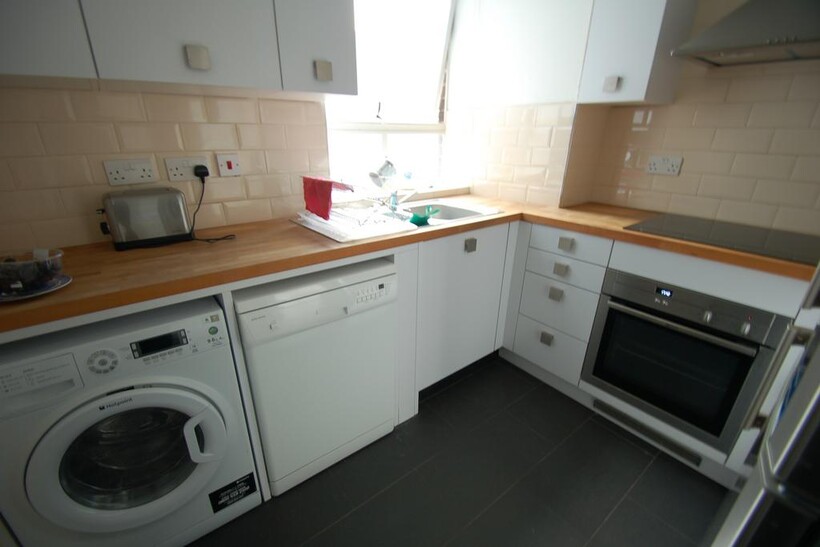 Station Road, London NW4 1 bed flat to rent - £1,700 pcm (£392 pw)