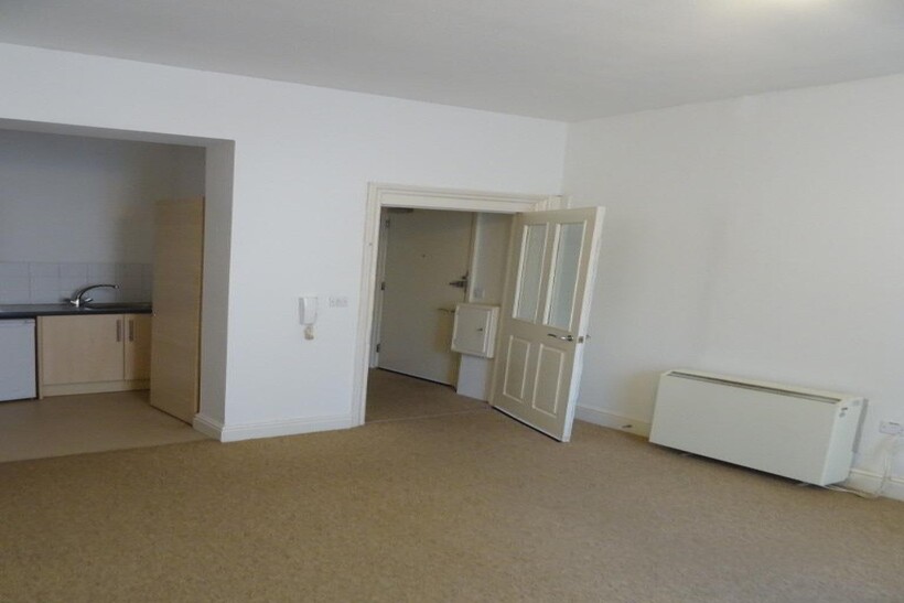 Christchurch Road, Bournemouth BH1 1 bed ground floor flat to rent - £650 pcm (£150 pw)