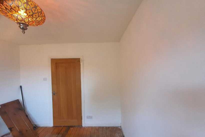 Linton Road, Leeds LS17 1 bed in a house share to rent - £490 pcm (£113 pw)