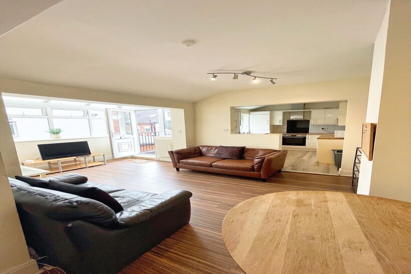 535A Ecclesall Road, Sheffield 3 bed flat to rent - £381 pcm (£88 pw)