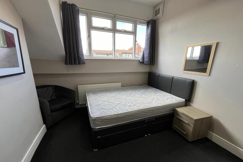 Leeds LS13 1 bed in a house share to rent - £500 pcm (£115 pw)