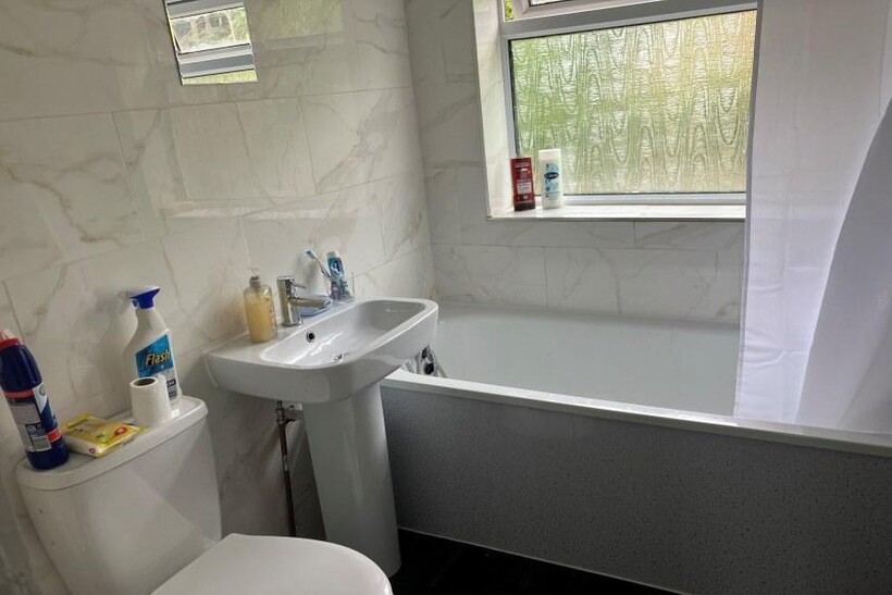 Shady Lane, Birmingham 1 bed in a house share to rent - £399 pcm (£92 pw)