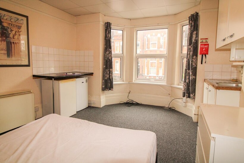 36 Rothesay Road Luton LU1 1QZ House share to rent - £450 pcm (£104 pw)