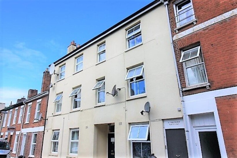 Clifton Road, Exeter EX1 2 bed flat to rent - £1,000 pcm (£231 pw)