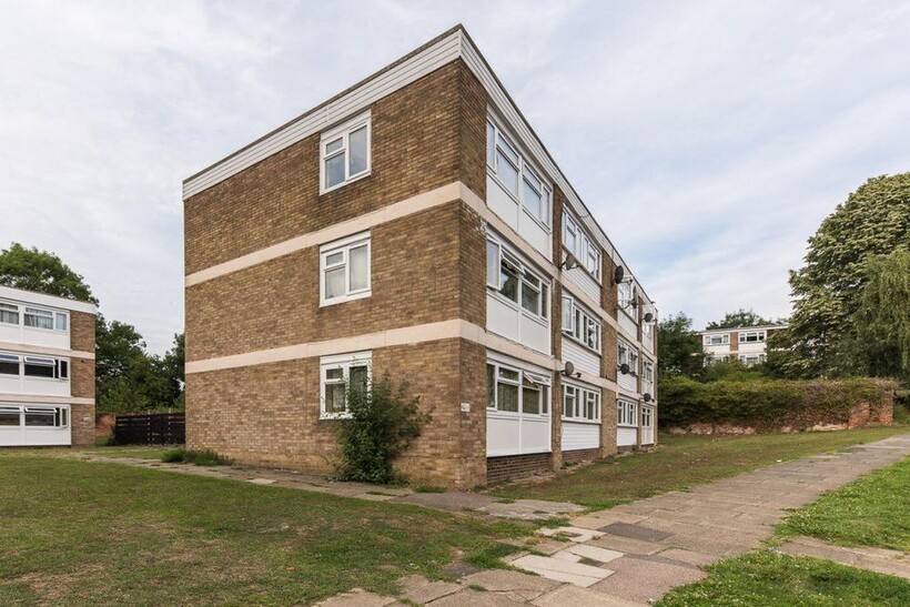 Longmeadow Way, Canterbury 3 bed flat to rent - £1,300 pcm (£300 pw)