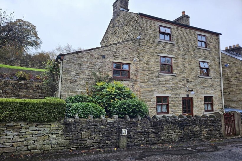 Old Road, Whaley Bridge SK23 2 bed detached house to rent - £1,249 pcm (£288 pw)