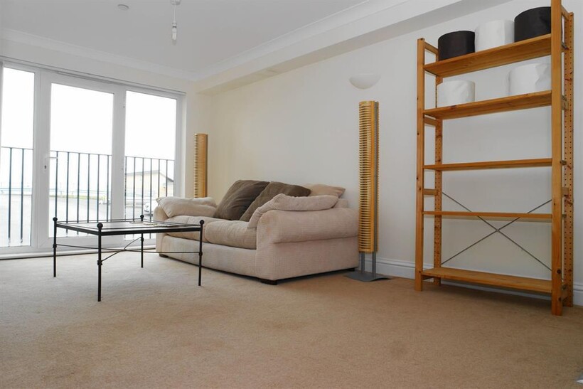 Ruskin Road, Upper Belvedere, Kent... 1 bed flat to rent - £1,100 pcm (£254 pw)