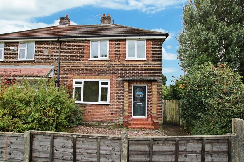 Falcon Crescent, Swinton, M27 3 bed semi-detached house to rent - £1,000 pcm (£231 pw)