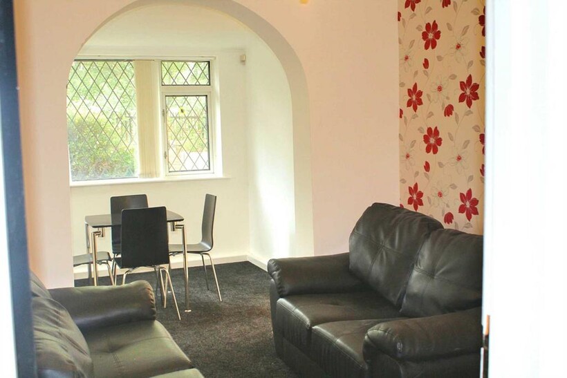 The Polygon, Manchester 5 bed house share to rent - £585 pcm (£135 pw)