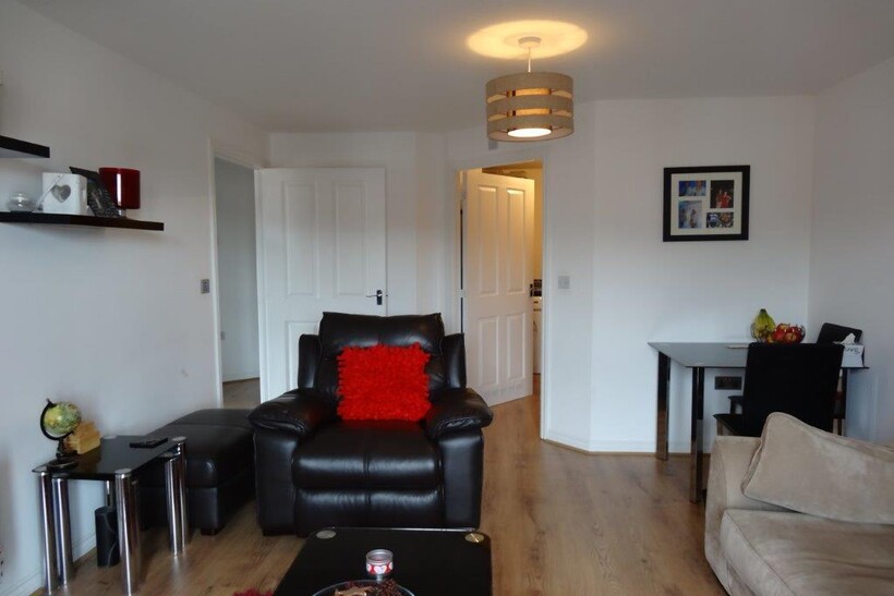 Avery Court, Solihull B91 2 bed flat to rent - £1,095 pcm (£253 pw)