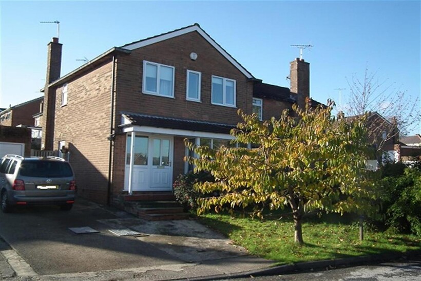 Silverdale Grove, Guiseley, Leeds 3 bed semi-detached house to rent - £1,200 pcm (£277 pw)