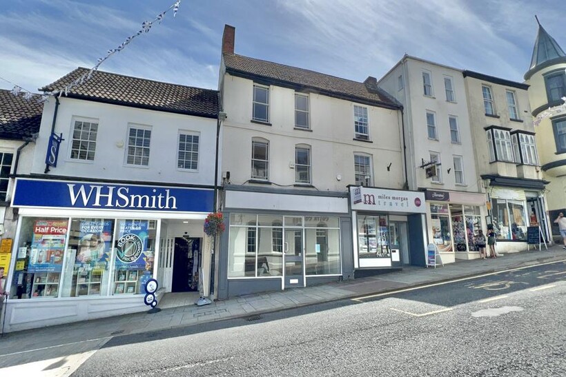 High Street, Chepstow NP16 Retail property (high street) to rent - £1,000 pcm (£231 pw)