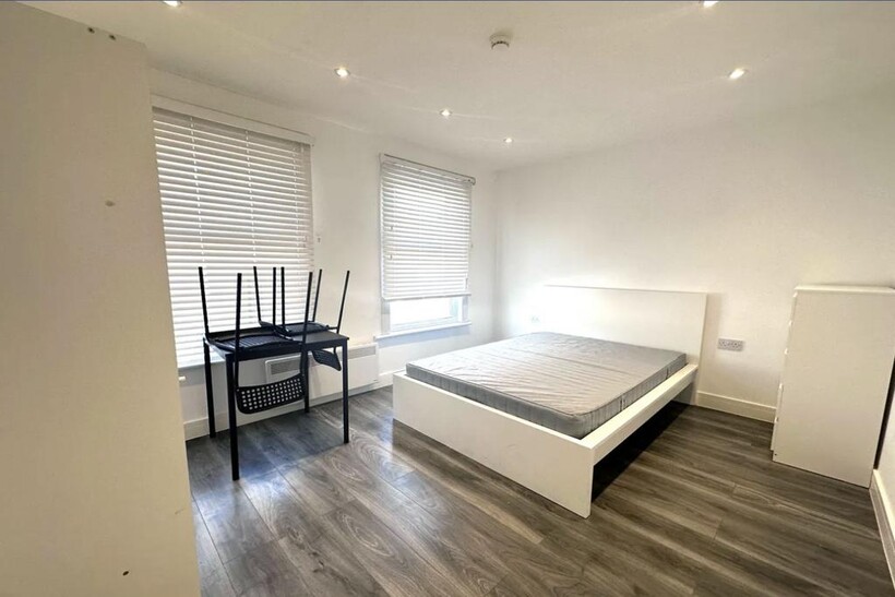 Chester Street, Reading RG30 1 bed in a house share to rent - £625 pcm (£144 pw)