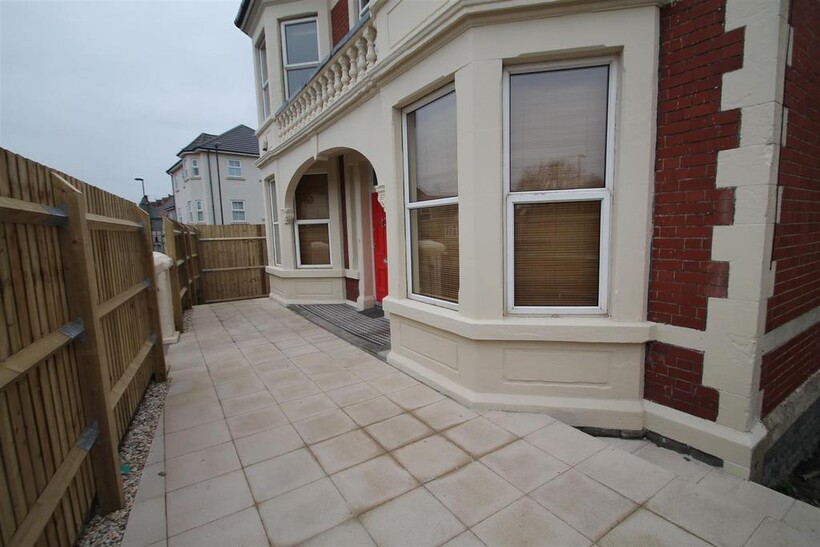 BPC00535 *Bills Included* Double... House share to rent - £585 pcm (£135 pw)