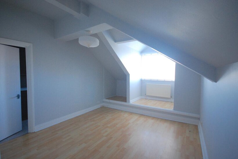 Dyke Road, Brighton BN1 2 bed flat to rent - £1,500 pcm (£346 pw)