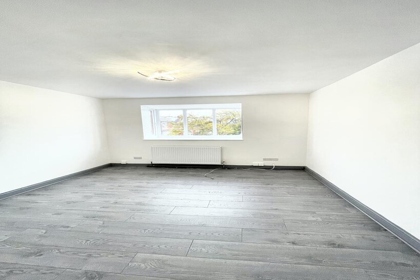 Langdale Avenue, Manchester M19 2 bed flat to rent - £1,000 pcm (£231 pw)