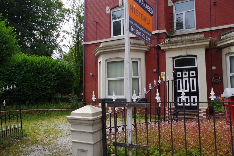 Castle Street, Bolton 1 bed in a house share to rent - £598 pcm (£138 pw)