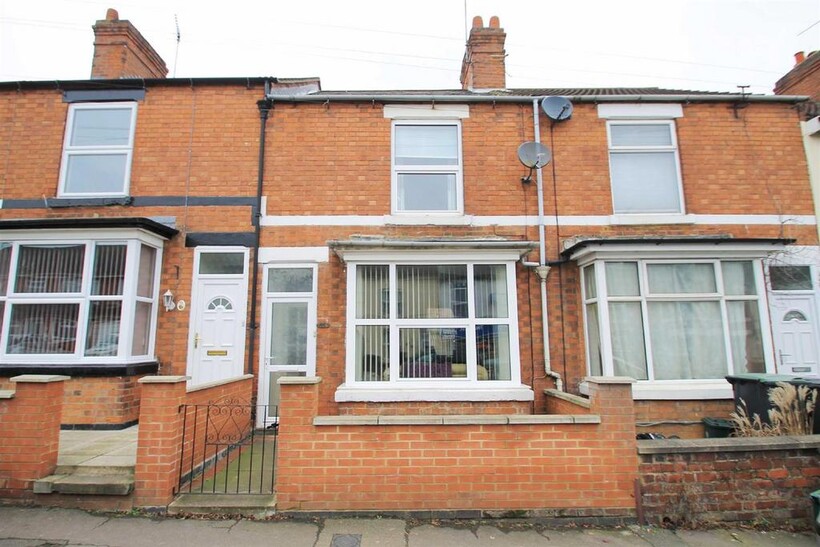 Washbrook Road, Rushden NN10 3 bed terraced house to rent - £925 pcm (£213 pw)