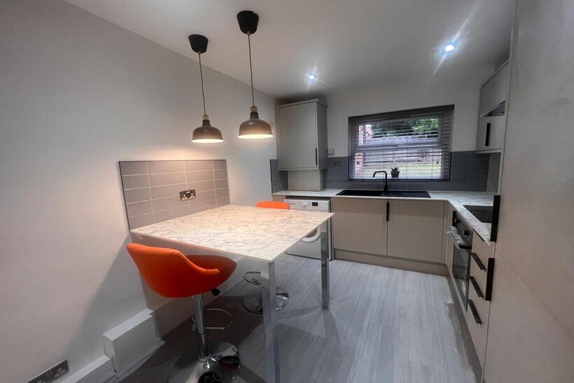 Derwentwater Grove, Leeds LS6 2 bed apartment to rent - £1,000 pcm (£231 pw)