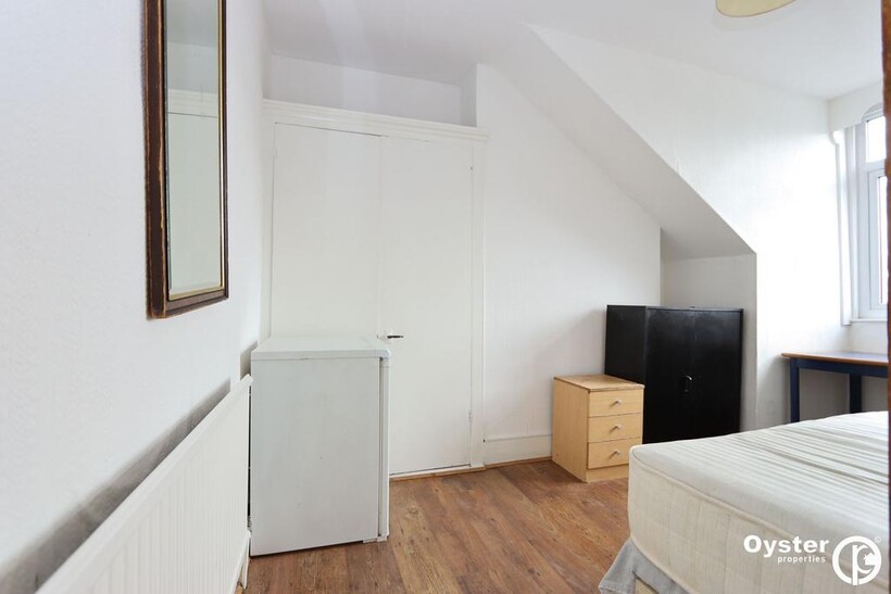 Friern Barnet Road, London - N11 1NA 1 bed in a house share to rent - £550 pcm (£127 pw)