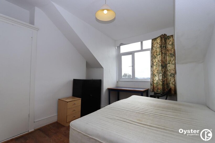 Friern Barnet Road, London - N11 1NA 1 bed in a house share to rent - £550 pcm (£127 pw)